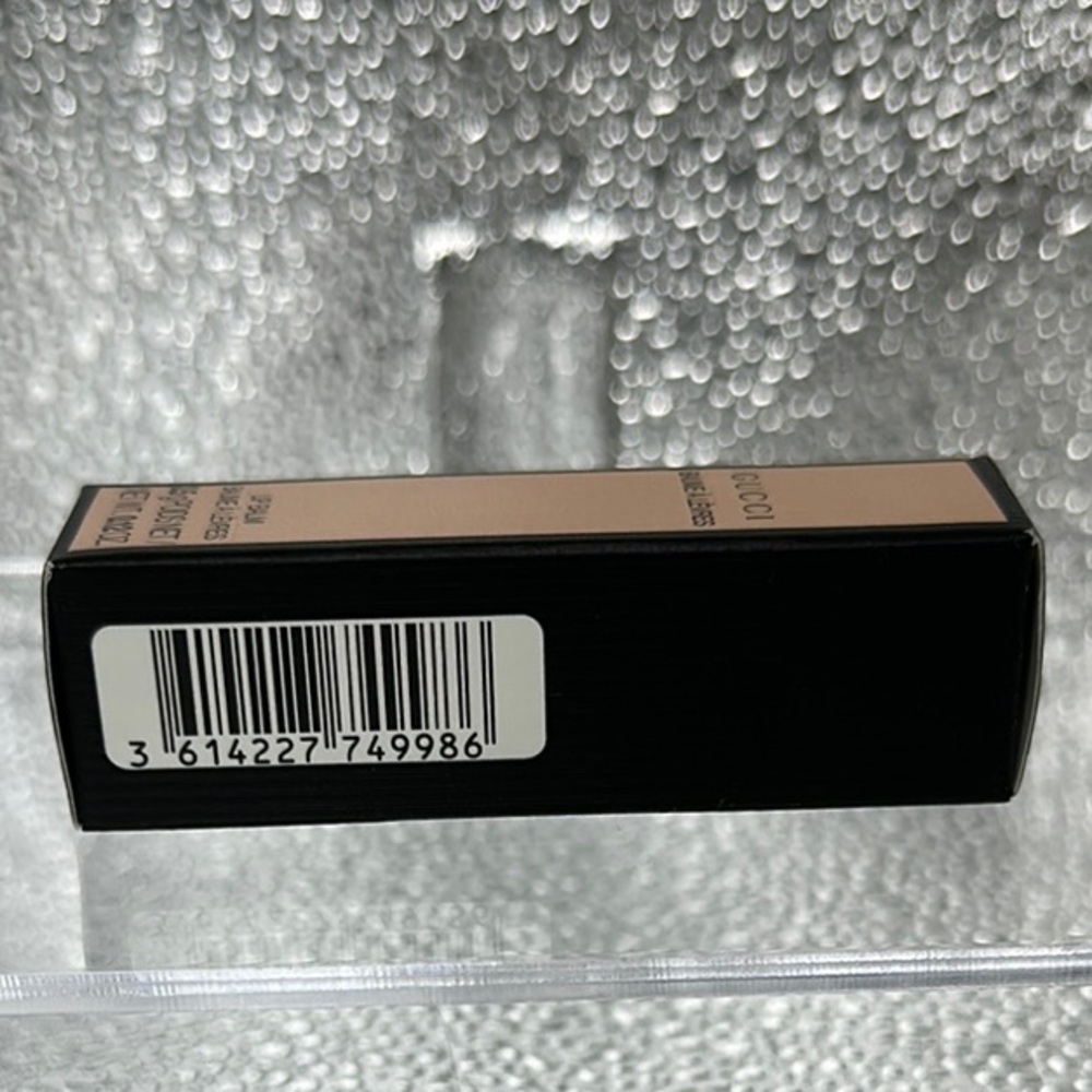 Gucci Gold Lip Balm with Teal Cap - Picture 4 of 5